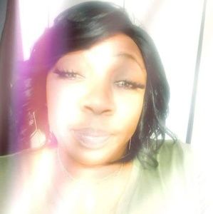 Meet your Posher, Evette